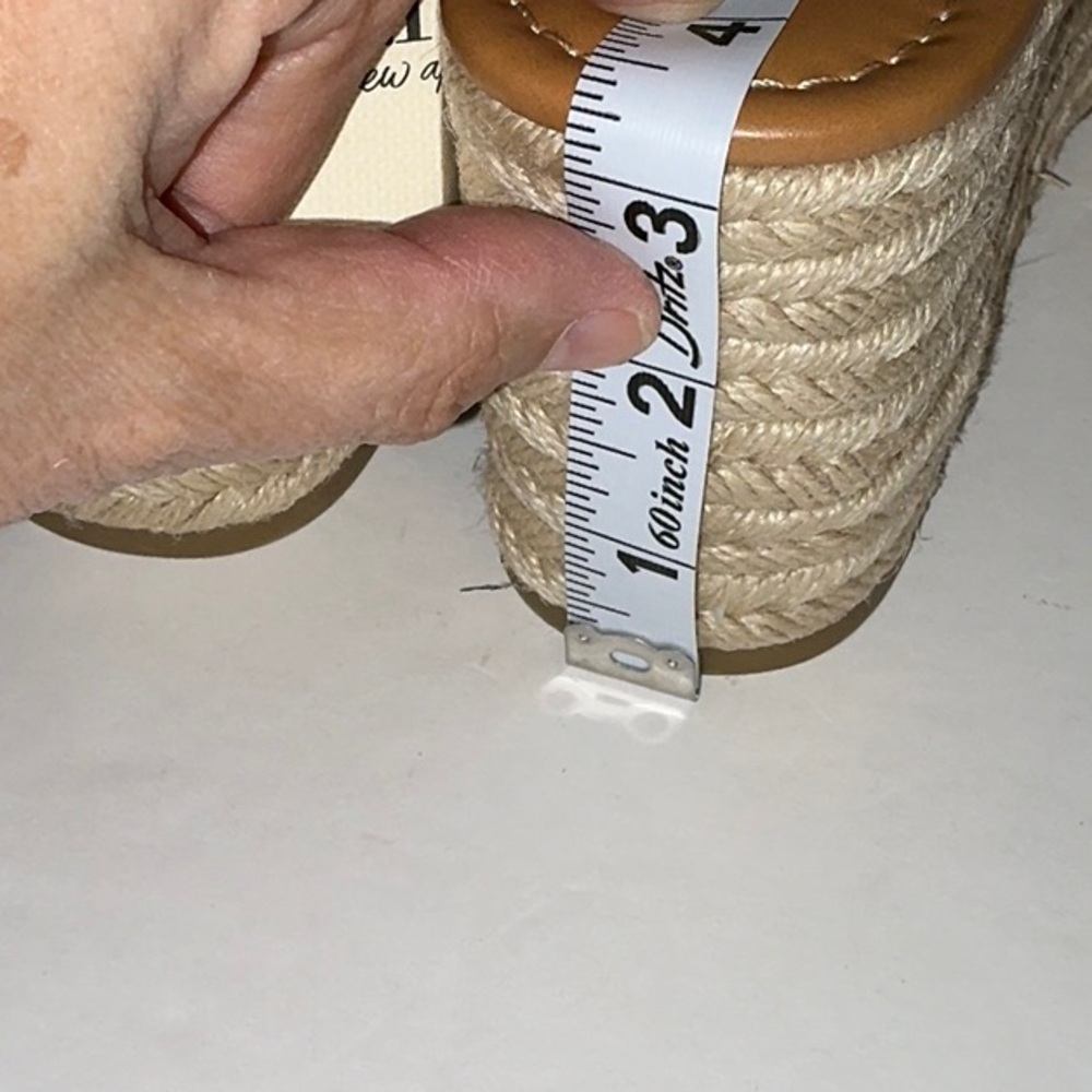 NWT, a.n.a laskie wedges, size 8 - Picture 9 of 9